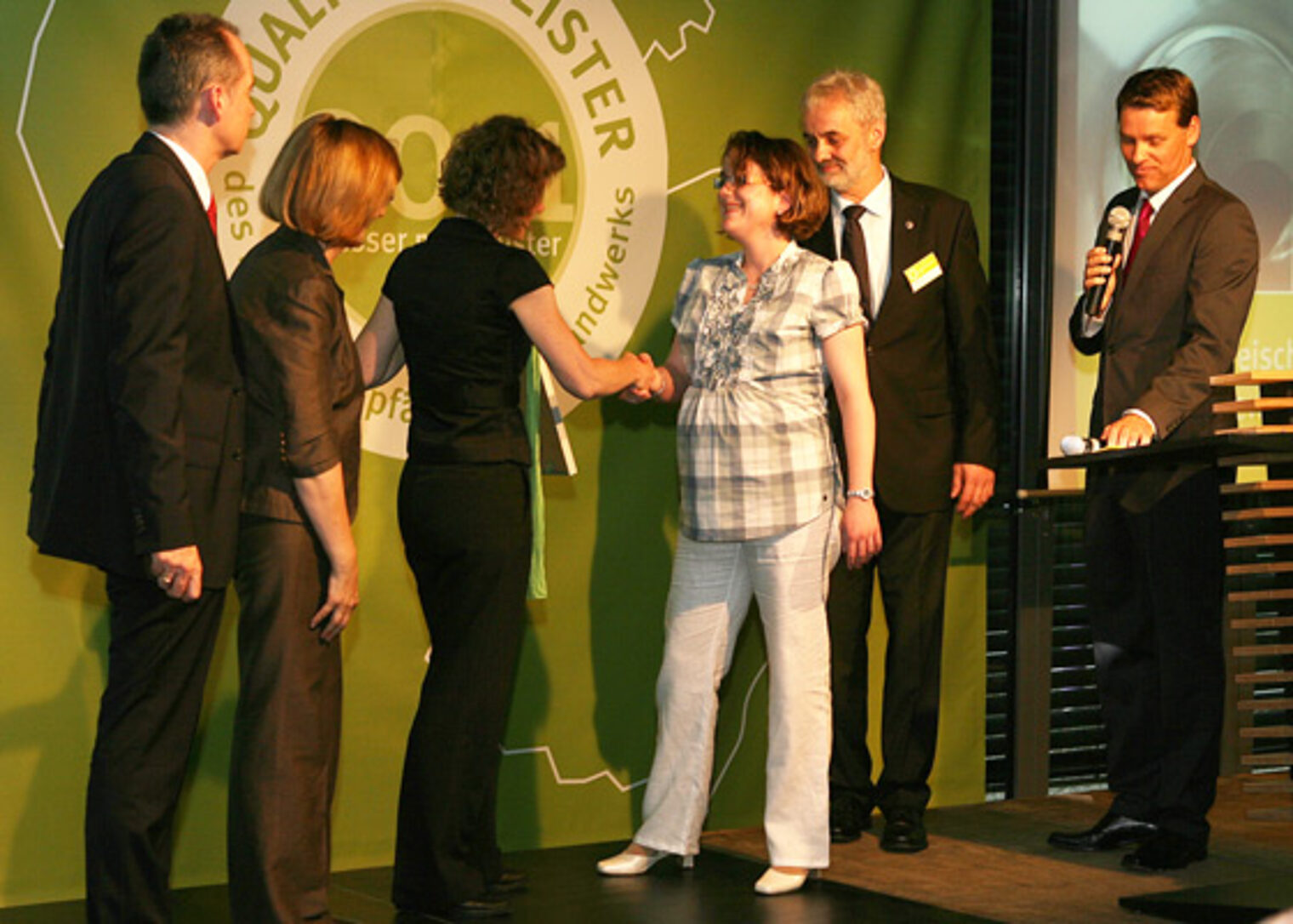 QM_Gratulation Gerhard Gries und Tochter Melanie Temmes