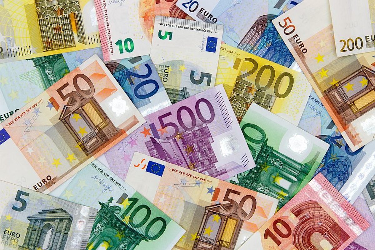 Different Euro banknotes from 5 to 500 EuroDifferent Euro banknotes from 5 to 500 Euro