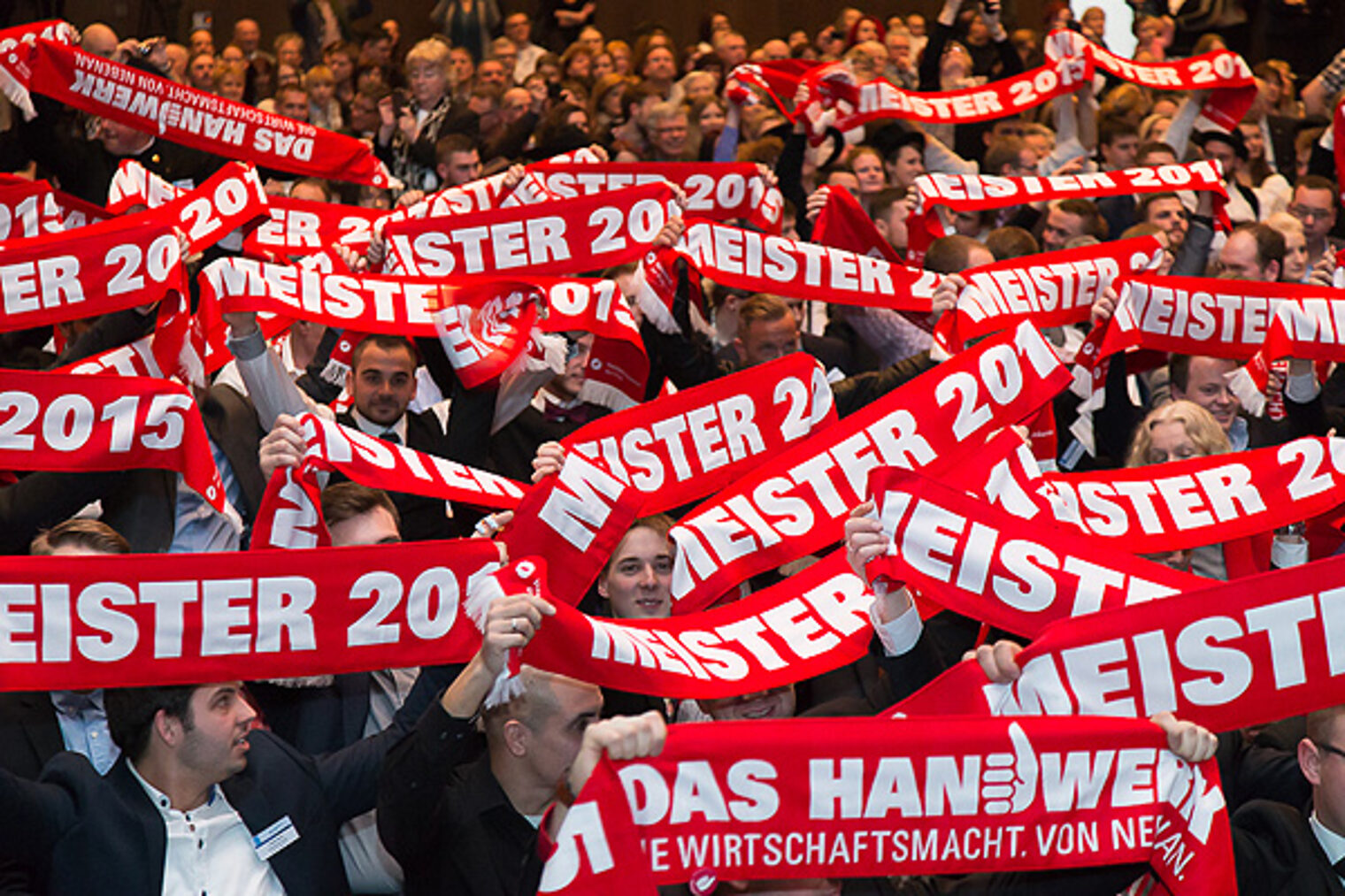 Meisterfeier 2016_Schals_110_WEB