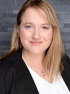 Nadine Weller