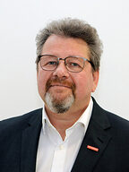 Dirk Fischer_GB 2020_IMG_4377_Format 4 zu 3_ZDH_300 dpi_final_Wangenkorrektur