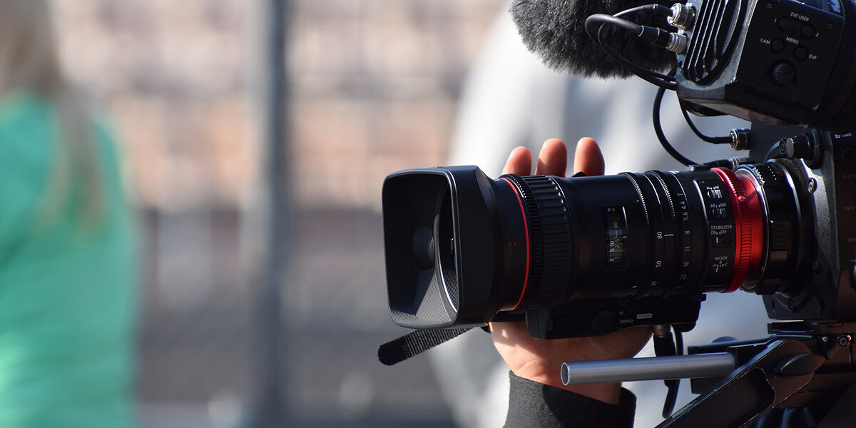 tv, fernsehen, kamera, kameramann, live, übertragung, presse, fernsehreportage, kamerateam, reportage, film, crew, kino, team, digital, mikrofon, journalist, reporter, news, sport, rennen, rennstrecke, motorsport, rennsport, unterhaltung, archiv, medien, pressearchiv, medienarchiv