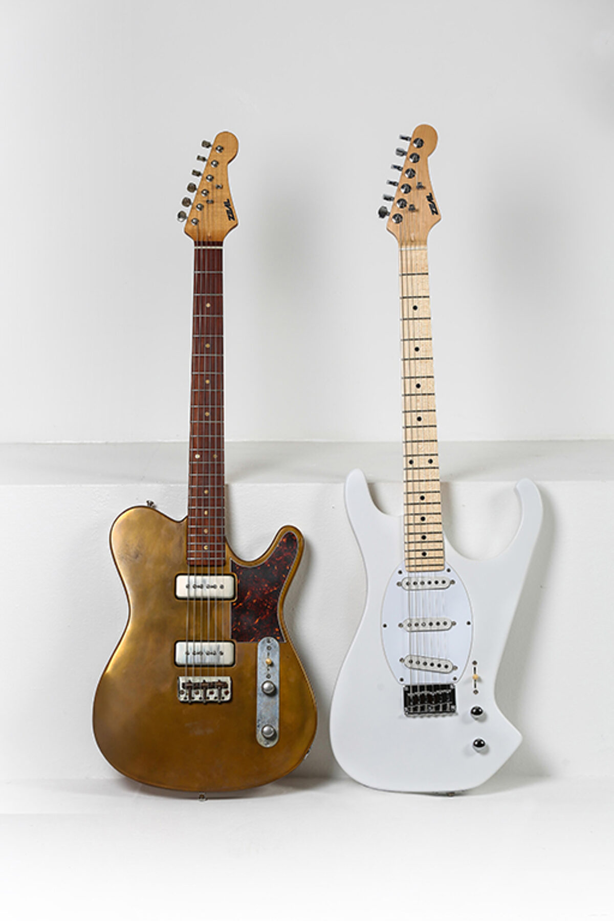 Zupfinstrumentenmacher Bastian Kanbach fertigte Gitarren aus Ahorn und Erle (barrierefrei) sowie aus Ahorn, Paulownia und Pflaumenholz. Zupfinstrumentenmacher Bastian Kanbach fertigte Gitarren aus Ahorn und Erle (barrierefrei) sowie aus Ahorn, Paulownia und Pflaumenholz.