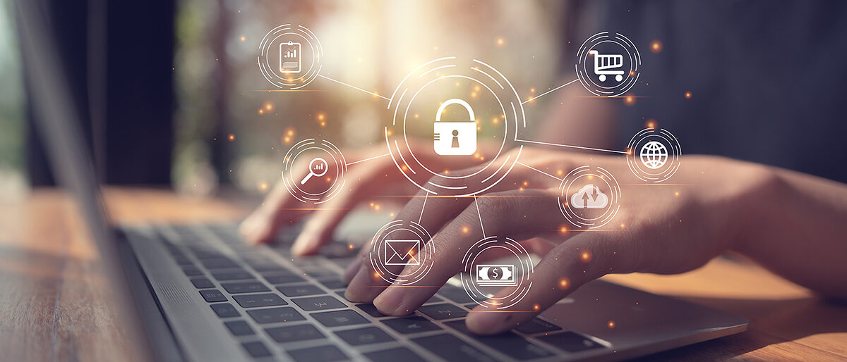 Business, technology, internet and networking concept. businesswoman working on his laptop at home, select the icon security on the virtual screen. Schlagwort(e): access, background, business, cloud, computer, concept, cyber, data, defense, digital, encryption, hacker, icon, information, internet, key, laptop, lock, login, network, office, padlock, password, privacy, protection, safe, safety, search, secure, security, spyware, system, technology, virtual, web, website, working