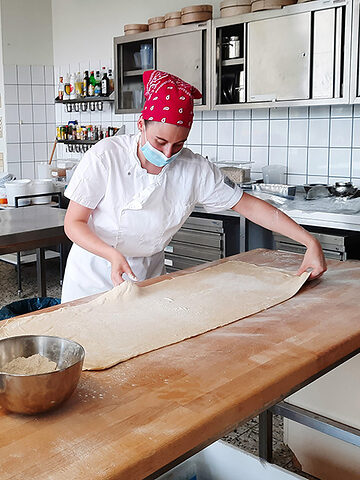 Erste Station im Leistungswettbewerb des Deutschen Handwerks: Lara Fabienne Schäfer beim Kammerentscheid.