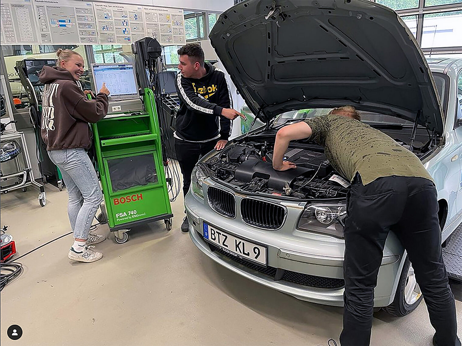 Der Kanal "Car Stuff" gibt seinen mittlerweile etwa 450 Followern detaillierte Einblicke in die verschiedenen Kurse während der Ausbildung zum Kfz-Mechatroniker.