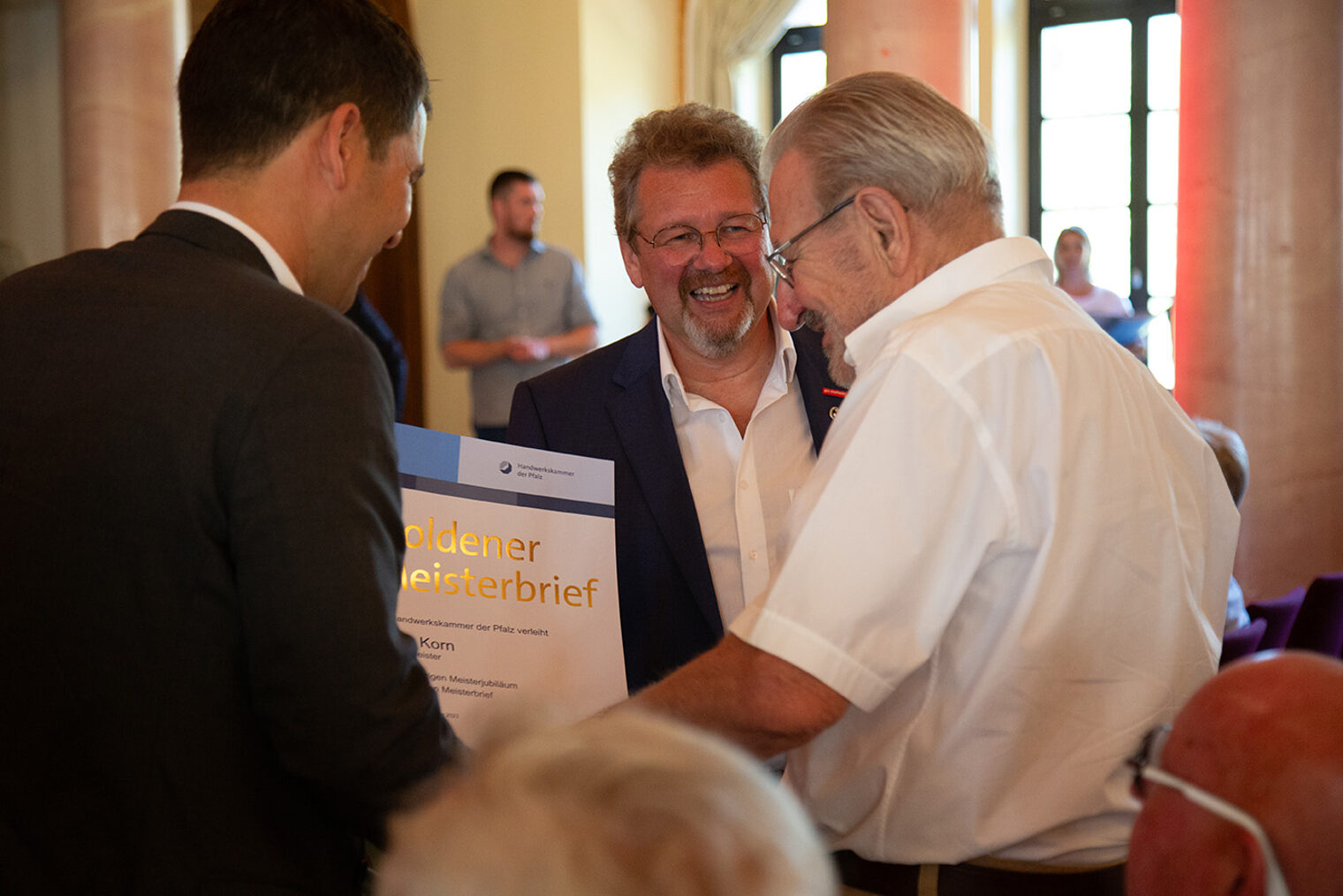 Überreichung Goldener Meisterbrief durch Dirk Fischer und Dr. Till Mischler