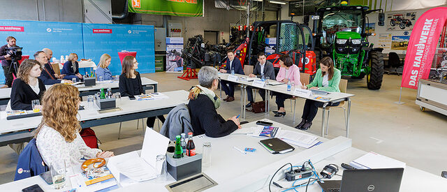 Kaiserslautern, Berufsbildungs- und Technologiezentrum der Handwerkskammer der Pfalz, Pressekonferenz 