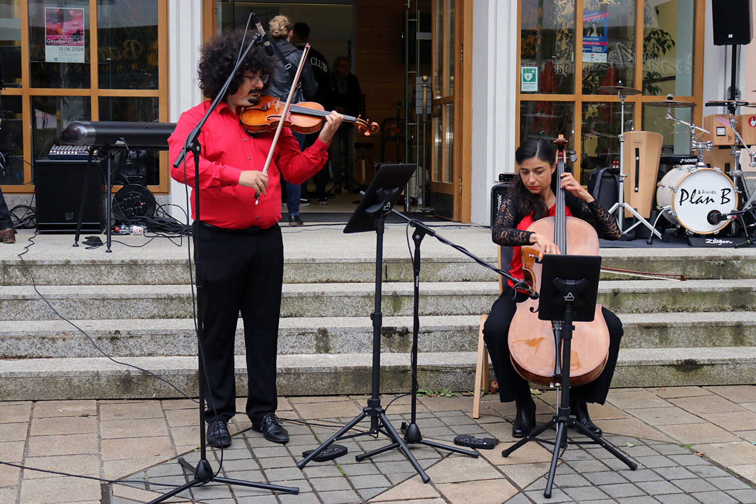 Duo "ICstrings"